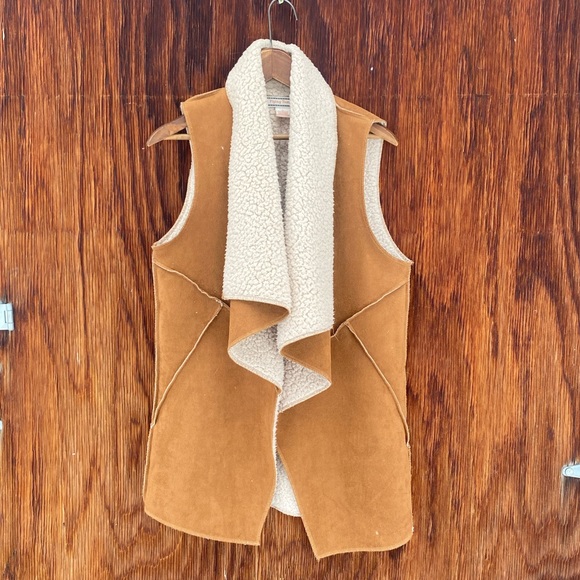Flying Tomato Jackets & Blazers - Faux Suede Shearling Vest size small tan camel fall winter vest